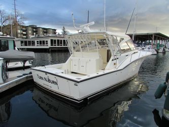 35' Carolina Classic 2001 Yacht For Sale
